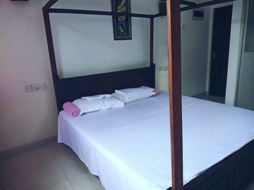 Hostal Way Point