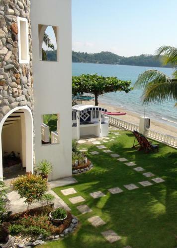 Hostal Squares Beachside Apartments
