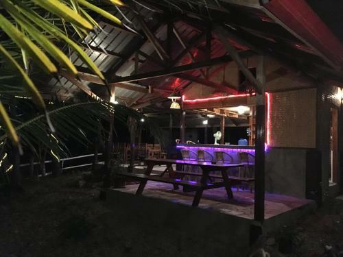B&r Hostel Nagtabon