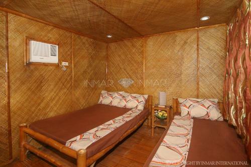 Hotel Pito's Sutokil & Bamboo Rock Resort