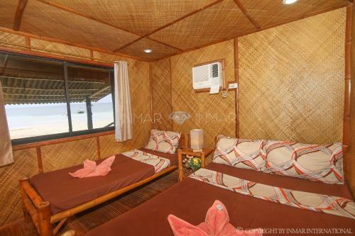 Hotel Pito's Sutokil & Bamboo Rock Resort