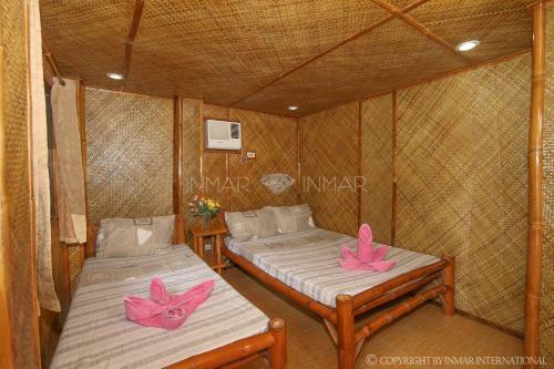 Hotel Pito's Sutokil & Bamboo Rock Resort