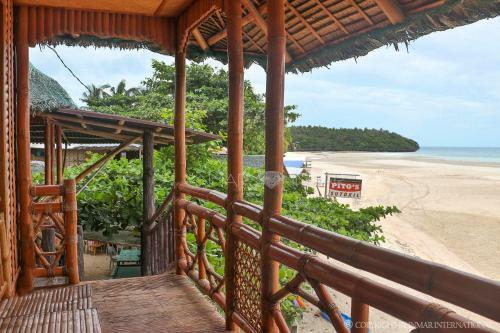 Hotel Pito's Sutokil & Bamboo Rock Resort