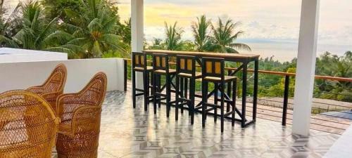 Luxe Bohemian Villa In Poblacion, Santander, Cebu
