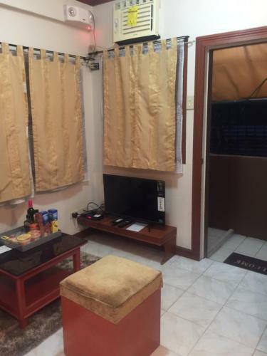 Bed & Breakfast Las Pinas Serviced Apartment