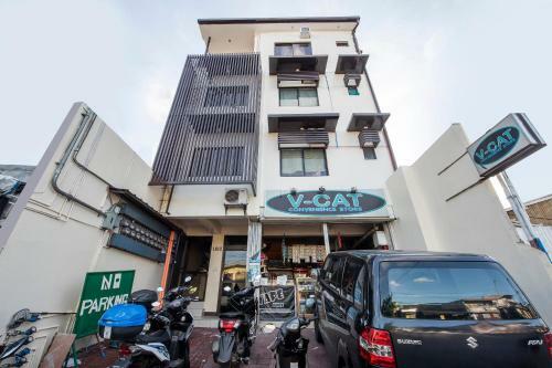 Hotel Vaccinated Staff - Oyo 490 V-cat Apartelle