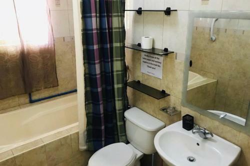 Spacious House In Bf Resort Las Pinas