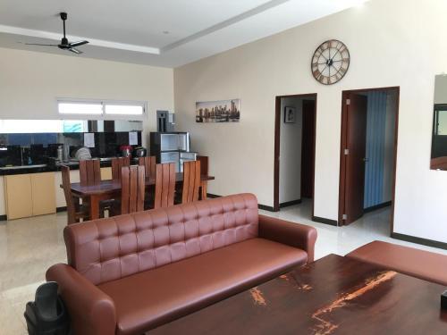 Tagaytay Luxery Pool Villa 8