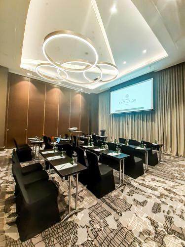 The Excelsior Hotel Las Pi�as