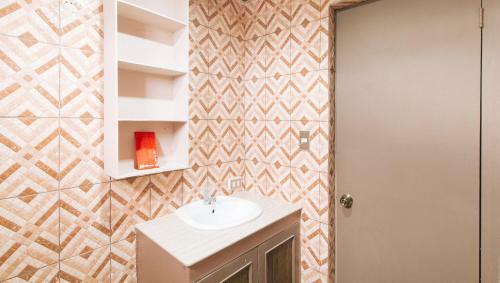 Hotel Reddoorz Canley Residential