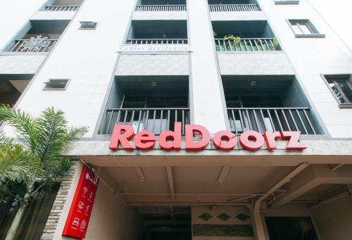 Hotel Reddoorz Canley Residential