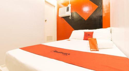 Reddoorz @ Walk Inn Hotel