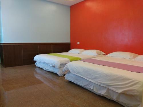 Blue% Hotel