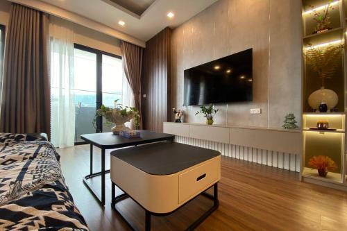 Flc Sea Tower Luxury - Queen Apartment