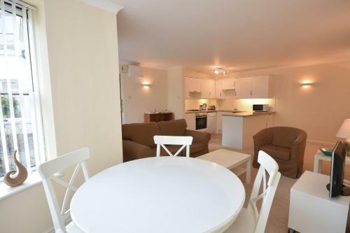 Town Or Country - Osborne House Apartments