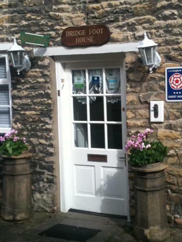 Hostal Bridgefoot Guest House