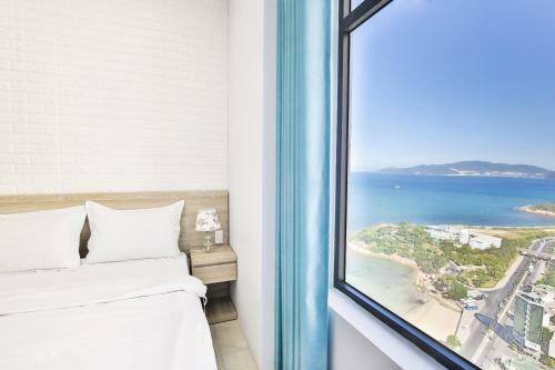 Sandy Gold - Oceanus Apartments