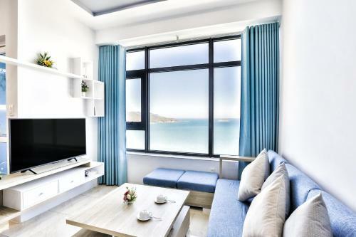 Sandy Gold - Oceanus Apartments