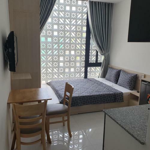 Lee Apartment