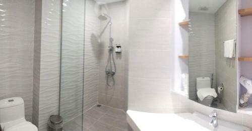 Scenia Bay Residences Apartment