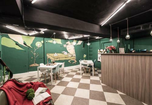 Aparthotel ????at Home Hotel
