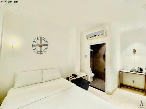 A In Hotel Del Luna