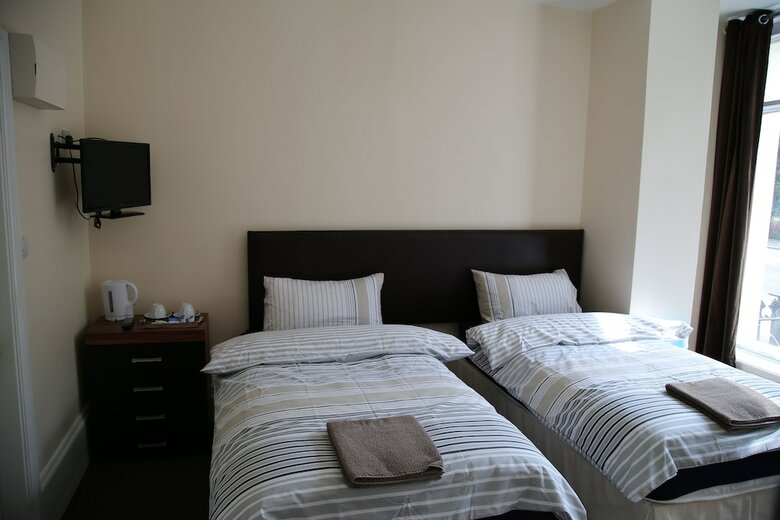 Hostal Portsmouth Inns