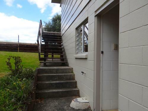 Omaha Beach Bach - Omaha Holiday Home