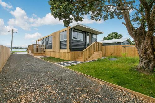 Sunset Seeker - Bowentown Holiday Home