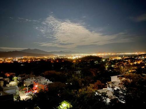 Casa Paseo Las Palomas Exclusiva Zona Dorada