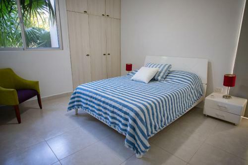 Spacious And Private Retreat 1 Block From The Beach In Progreso East