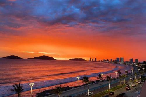 Apartamento Departamento de Lujo En Malec�n Con Vista Al Mar
