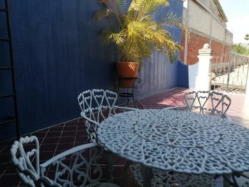 Casa Refugio Budget House 7 Rooms 8 Baths