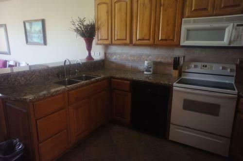 Casa Blanca 2br Cb 102 By Casago