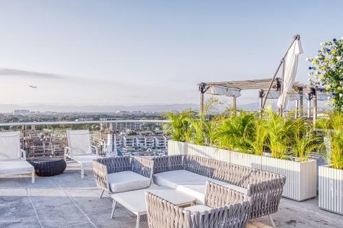 Breeze Easy At Nautico