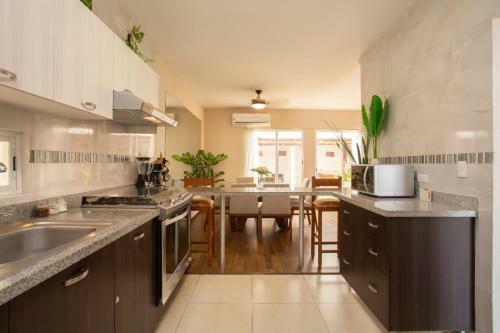 Jacuzzi Home, Holidays