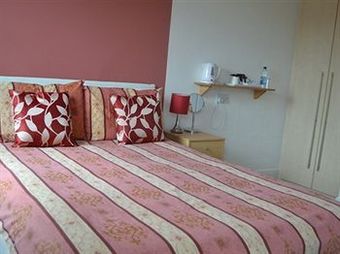 Hostal Carrington Guest House