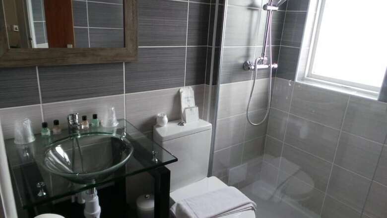 Hostal Torbay Court Hotel