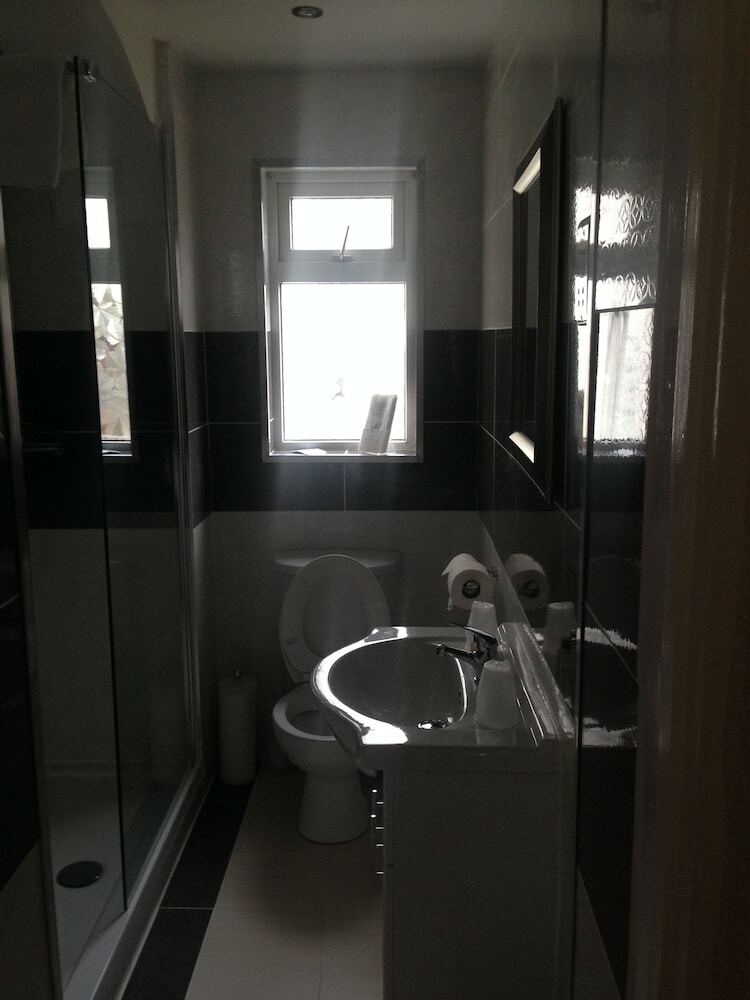Hostal Torbay Court Hotel