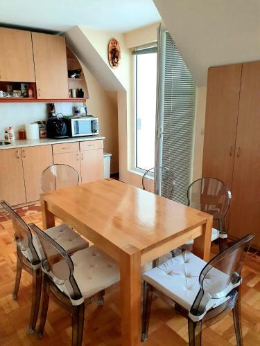Malavi Square Top Center Apartment! Comfort&clean!
