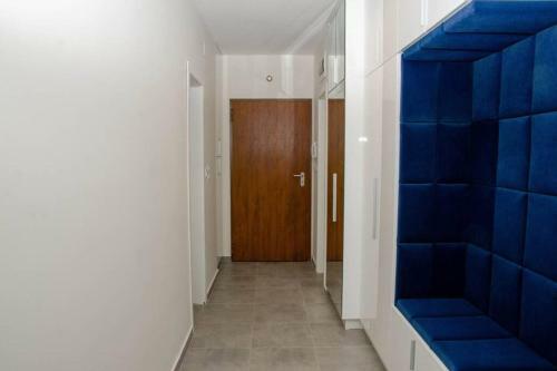 Super Luxurious & Spacious Designer Apartment.