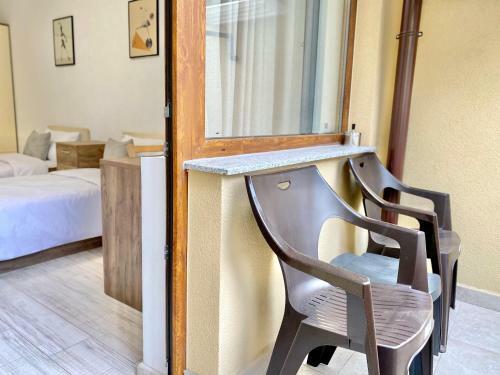 Top Location Apartment With 2bath & Parking For 6 Guests
