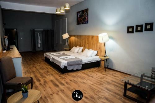 Hostal R34 Guest House