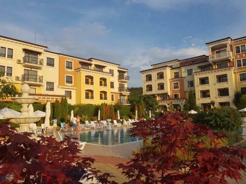 Apartment With Own Yard In Lily Beach Resort