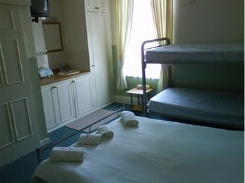 Bed & Breakfast Brampton Guest House