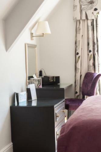 Ascot House Hotel