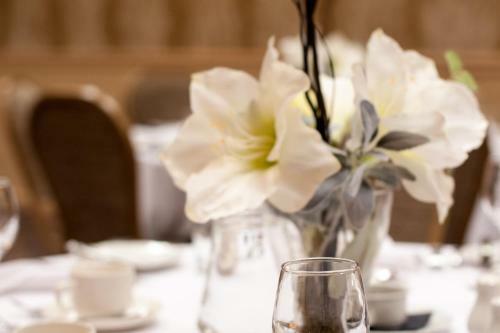 Ascot House Hotel