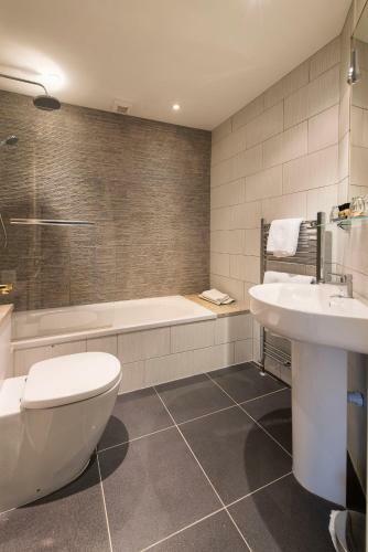 Ascot House Hotel