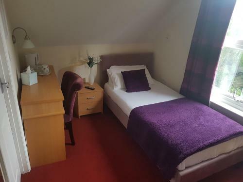 Hostal White House View Guest House