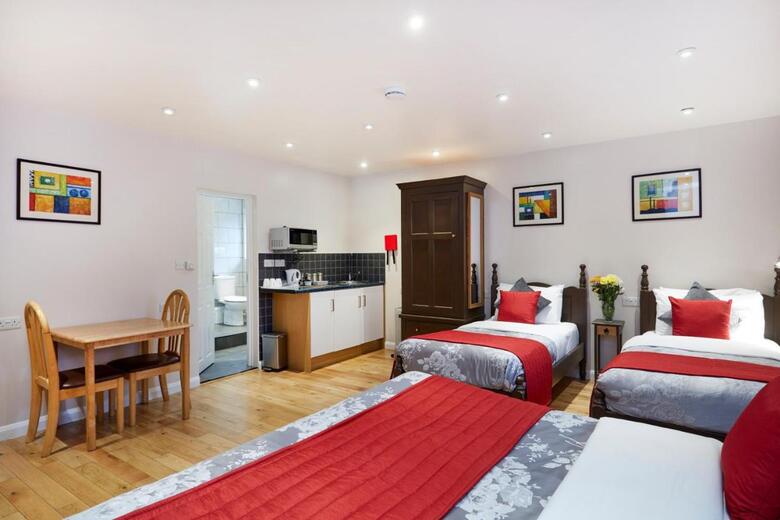 Hostal Conifers Guest House